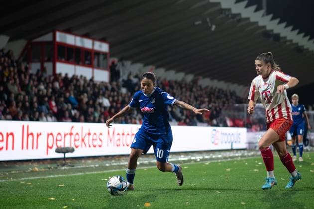 Gia Corley TSG Hoffenheim, 10 in duel with MartynÄÖ Wiankowska FC Koeln, 26 , GER, FC Koeln vs TSG 1899 Hoffenheim, Football Google Pixel Frauen Bundesliga, 7 Spieltag, Saison 2023 2024, 13 11 2023 DFB regulations prohibit any use of photographs as image sequences and or quasi video GER, FC Koeln vs TSG 1899 Hoffenheim, Football Google Pixel Frauen Bundesliga, 7 Spieltag, Saison 2023 2024, 13 11 2023 Muenchen Copyright: xEibner-Pressefoto Memmlerx EP_MMR