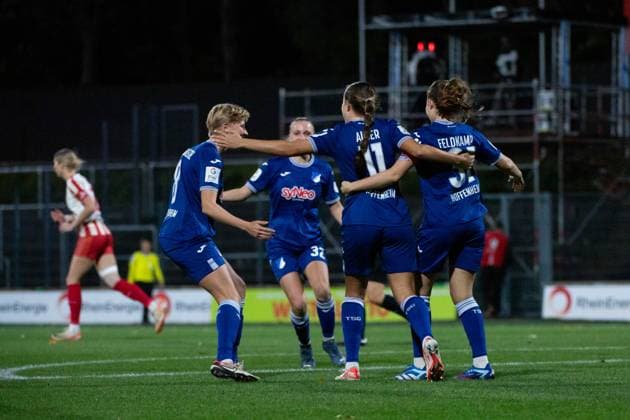 Paulina Krumbiegel TSG Hoffenheim, 08 , Mara Alber TSG Hoffenheim, 11 , Jana Feldkamp TSG Hoffenheim, 31 , Vanessa Diehm TSG Hoffenheim, 32 celebrate the goal for 0 1, GER, FC Koeln vs TSG 1899 Hoffenheim, Football Google Pixel Womens Bundesliga, 7 Spieltag, Saison 2023 2024, 13 11 2023 DFB regulations prohibit any use of photographs as image sequences and or quasi video GER, FC Koeln vs TSG 1899 Hoffenheim, Fußball Google Pixel Frauen Bundesliga, 7 Spieltag, Saison 2023 2024, 13 11 2023 Muenchen Copyright: xEibner-Pressefoto Memmlerx EP_MMR