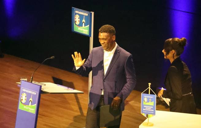 13 11 23 Podium Talk Diversity unites Germany, Stuttgart, 13 11 2023, Football, UEFA Euro 2024, Host City Stuttgart, Podium Talk Diversity unites Clarence Seedorf UEFA Ambassador