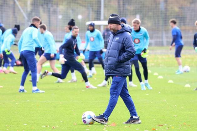 Bilder des Jahres 2023, Sport 11 November Sport Themen der Woche KW46 DEU, GER, LSB, Porträt-Foto, 14.11.2023, LSB, Berlin, DEU, GER, LSB, Porträt-Foto, im Bild Cheftrainer Pal Dardai (Hertha BSC Berlin) Foto: Juergen Engler nordphoto GmbH *** DEU, GER, LSB, portrait photo, 14 11 2023, LSB, Berlin, DEU, GER, LSB, portrait photo, in the picture head coach Pal Dardai Hertha BSC Berlin photo Juergen Engler nordphoto GmbH nordphotoxGmbHx xEngler nph00076