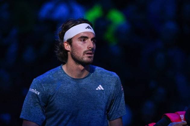 Foto Marco Alpozzi LaPresse 14 Novembre 2023 Torino - Italia - - Tennis Nitto ATP, Tennis Herren Finals - Stefanos TSITSIPAS (GRE) vs Holger RUNE (DEN) Nella foto: Stefanos Tsitsipas (Greece) si ritira November 14, 2023 Turin - Italy - Sport - Tennis Nitto ATP Finals - Stefanos TSITSIPAS (GRE) vs Holger RUNE (DEN) In the pic: Stefanos Tsitsipas (Greece) reacts after whitdrawing  Copyright: xMarcoxAlpozzi LaPressex