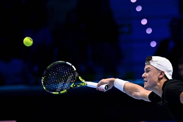 Foto Marco Alpozzi LaPresse 14 Novembre 2023 Torino - Italia - - Tennis Nitto ATP, Tennis Herren Finals - Stefanos TSITSIPAS (GRE) vs Holger RUNE (DEN) Nella foto: November 14, 2023 Turin - Italy - Sport - Tennis Nitto ATP Finals - Stefanos TSITSIPAS (GRE) vs Holger RUNE (DEN) In the pic:  Copyright: xMarcoxAlpozzi LaPressex