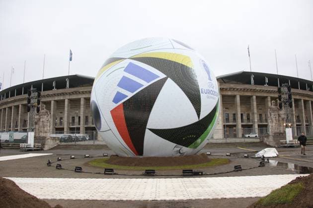 DEU, Presentation European Championship football, 15 11 2023, Maifeld , Olympiastadion, Berlin, DEU, Presentation European Championship football, in the picture ball football lover Manuel Neuer, Phillip Lahm Photo Juergen Engler nordphoto GmbH nordphotoxGmbHx xEngler nph00076