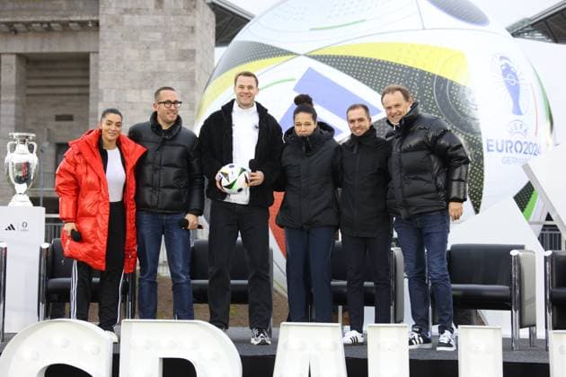 DEU, Presentation European Championship football, 15 11 2023, Maifeld , Olympiastadion, Berlin, DEU, Presentation European Championship football, in the picture ball football lover Manuel Neuer, Phillip Lahm Photo Juergen Engler nordphoto GmbH nordphotoxGmbHx xEngler nph00076