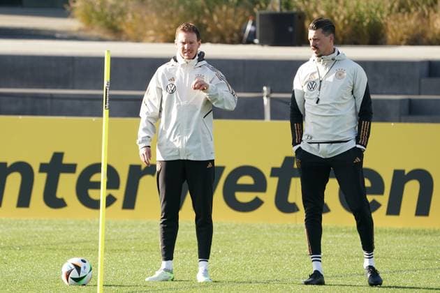 National coach Julian Nagelsmann Germany Germany and national coach Julian Nagelsmann Germany Germany with the new ball Football love of Euro 2024 in Germany 15 11 2023 Training German national team, DFB Campus Frankfurt