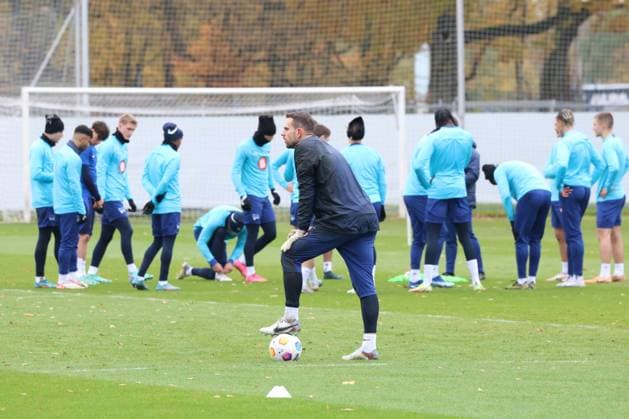 DEU, DFL, 2 FBL Hertha BSC, Training, 15 11 2023, Sportforum, Berlin, DEU, DFL, 2 FBL Hertha BSC, Training, im Bild Marius Gersbeck Hertha BSC Berlin 35 , Hertha Spielerkreis DFL regulations prohibit any use of Photographs as image sequences and or quasi video Foto Juergen Engler nordphoto GmbH nordphotoxGmbHx xEngler nph00076