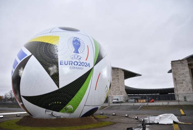 (231115) -- BERLIN, Nov. 15, 2023 -- Photo taken on Nov. 15, 2023 shows a model of the official match ball of UEFA EURO, EM, Europameisterschaft,Fussball 2024 in front of the Olympiastadion in Berlin, Germany. ) (SP)GERMANY-BERLIN-FOOTBALL-EURO 2024-OFFICIAL MATCH BALL-UNVEILING RenxPengfei 