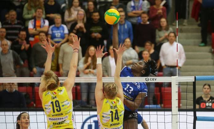 Stuttgart , Volleyball CEV Champions League , Allianz MTV Stuttgart vs Imoco Volley Conegliano , right Krystal Rivers Stgt