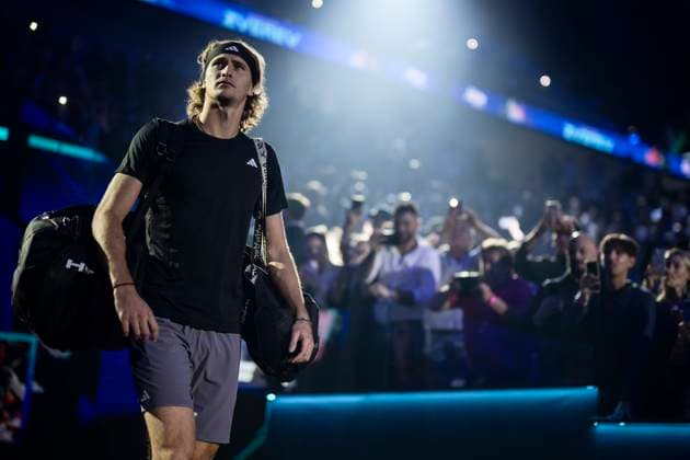 Nitto ATP, Tennis Herren Finals - Day Four Alexander Zverev of Germany walks out prior to the round robin singles match against Daniil Medvedev of Russia during day four of the Nitto ATP Finals. Turin Italy Copyright: xNicolòxCampox