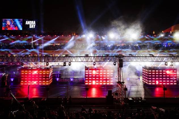 LAS VEGAS - Andra Day during the opening ceremony prior to the Formula 1 Grand Prix at the Las Vegas Strip Circuit. ANP SEM VAN DER WAL F1 Grand Prix of Las Vegas - Previews 2022 23 xVIxANPxSportx xxANPxIVx 483994122 originalFilename: 483994122.jpg