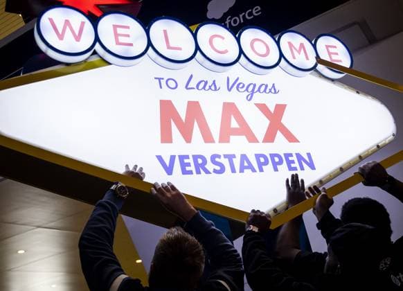Sport Bilder des Tages LAS VEGAS - A welcome sign for Max Verstappen (Red Bull Racing) on the media day prior to the Formula 1 Grand Prix at the Las Vegas Strip Circuit. ANP SEM VAN DER WAL F1 Grand Prix of Las Vegas - Previews 2022 23 xVIxANPxSportx xxANPxIVx 483997448 originalFilename: 483997448.jpg