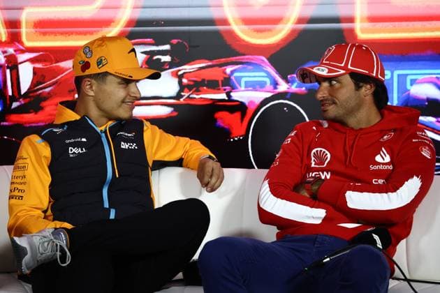 F1 Las Vegas Grand Prix 2023 Previews Lando Norris of McLaren and Carlos Sainz of Ferrari during press conference, PK, Pressekonferenz ahead of the Formula 1 Las Vegas Grand Prix at Las Vegas Strip Circuit in Las Vegas, United States on November 15, 2023. Las Vegas United States  Copyright: xJakubxPorzyckix originalFilename:porzycki-f1lasveg231115_npD4s.jpg