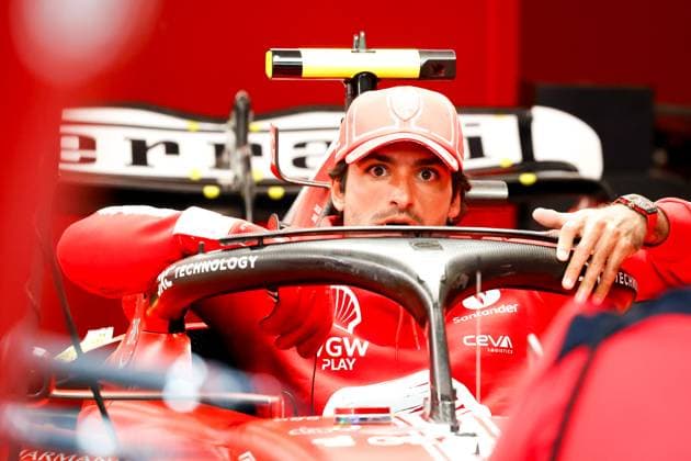 55 Carlos Sainz ESP, Scuderia Ferrari , F1 Grand Prix of Las Vegas at Las Vegas Strip Circuit on November 15, 2023 in Las Vegas, United States of America Photo by HOCH ZWEI Las Vegas United States of America