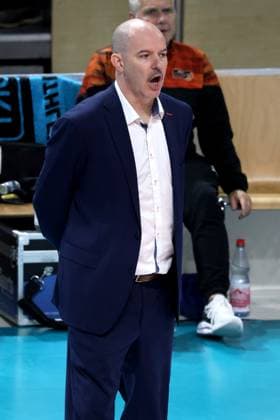DEU, DVV, 1 VBL, BR Volleys vs Bitterfeld Wolfen, 15 11 2023, Max Schmeling Halle, Berlin, DEU, DVV, 1 VBL, BR Volleys vs Bitterfeld Wolfen, in the picture coach Joel Banks BR Volleys photo Juergen Engler nordphoto GmbH nordphotoxGmbHx xEngler nph00076