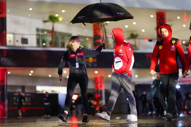 BUSCOMBE Ruth, Strategy Engineer of Alfa Romeo F1 Team Stake, LECLERC Charles (mco), Scuderia Ferrari SF-23, portrait during the 2023 Formula 1 Heineken Silver Las Vegas Grand Prix, 21th round of the 2023 Formula One World Championship, WM, Weltmeisterschaft from November 17 to 19, 2023 on the Las Vegas Strip Circuit, in Las Vegas, USA - F1 - LAS VEGAS GRAND PRIX 2023 DPPI Panoramic 00123046_AV3_4192