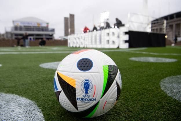 Football, 2023 2024 season, presentation of the official match ball of UEFA Euro 2024, the ball, 15 11 2023, Copyright: xSebastianxRäppold MatthiasxKochx