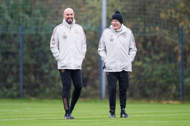 16 11 2023 Football, 2023 2024, Training U21 German national team L R Antonio Di Salvo Coach Germany , Hermann Gerland Co Coach Germany Harsewinkel North Rhine-Westphalia Germany Klosterpforte