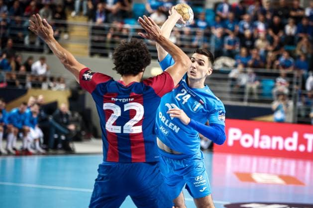 16.11.2023 Plock Pilka reczna EHF Liga Mistrzow 2023 2024 Orlen Wisla Plock - FC Barcelona, Barca N z Gergo Fazekas Foto Adam Starszynski PressFocus 16.11.2023 Plock Handball EHF Champions League 2023 2024, Orlen Wisla Plock - FC Barcelona Gergo Fazekas Credit Adam Starszynski PressFocus NEWSPIX.PL --- Newspix.pl  20231116PF_AS192
