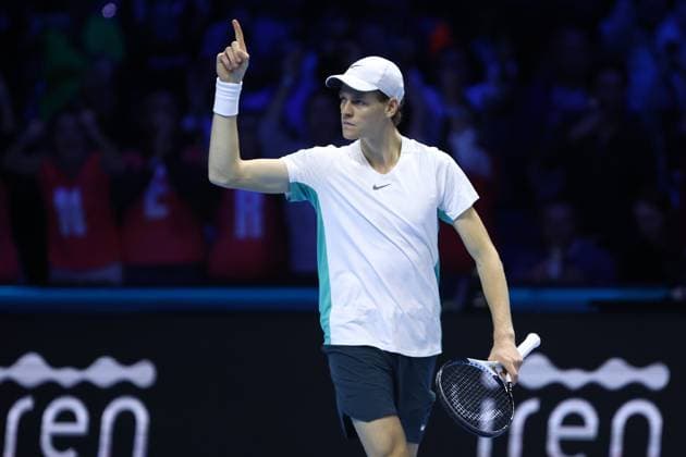Jannik Sinner vs Holger Rune Jannik Sinner of Italy celebrates at the end of the Round Robin singles match between Jannik Sinner of Italy and Holger Rune of Denmark on Day five of the Nitto ATP, Tennis Herren World Tour Finals. Torino Pala Alpitour Italy Copyright: xMarcoxCanonierox