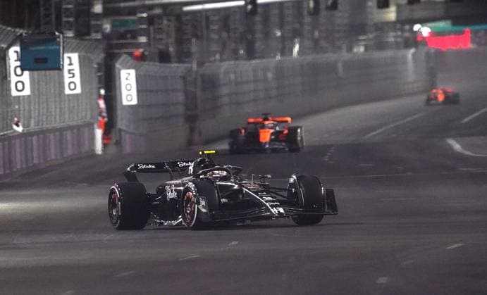 16 11 2023, Las Vegas Street Circuit, Las Vegas, FORMULA 1 HEINEKEN SILVER LAS VEGAS GRAND PRIX 2023 ,in the picture Guanyu Zhou CHN , Alfa Romeo F1 Team Stake Las Vegas Las Vegas Street Circuit United States  eu-images-506