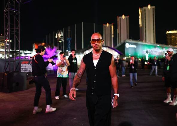 44 Lewis Hamilton GBR, Mercedes AMG Petronas F1 Team , F1 Grand Prix of Las Vegas at Las Vegas Strip Circuit on November 16, 2023 in Las Vegas, United States of America Photo by HOCH ZWEI Las Vegas United States of America