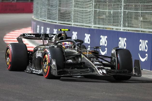 Guanyu Zhou Alfa Romeo , 2 Free Practice, Las Vegas Grand Prix, Motorsport, Men, Formula 1, 17 11 2023 Las Vegas Nevada USA Copyright: xkolbert-press ChristianxKolbertx