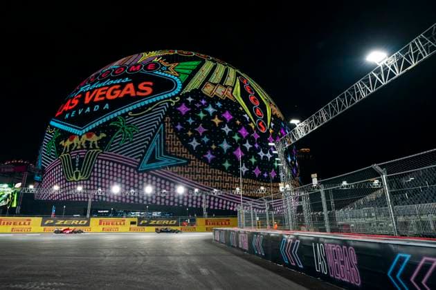 Sport Bilder des Tages Monaco s Formula One driver Charles Leclerc of Scuderia Ferrari and Finnish Formula One driver Valtteri Bottas of Alfa Romeo F1 Team Stake in action during the second free practice session of the Formula One Las Vegas Grand Prix at the Las Vegas Strip Circuit in Las Vegas on Friday, November 17, 2023. The race is set to start on Saturday at 10 p.m. local time, or 0600GMT, Sunday, November 19, 2023.  LAV2023111723 GREGxNASH