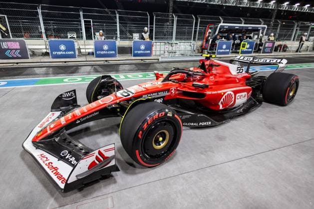 LAS VEGAS, NV - NOVEMBER 16: Ferrari driver Carlos Sainz (55) of Spain comes in for a pit stop during P2 practice at the F1 Las Vegas Grand Prix on Thursday, November 16 on the Las Vegas Street Circuit in Las Vegas, NV. (Photo by Bob Kupbens Icon Sportswire) AUTO: NOV 16 F1 Las Vegas Grand Prix EDITORIAL USE ONLY Icon231117072