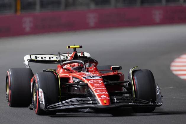 November 17, 2023, Las Vegas, Nevada, USA: Carlos Sainz of Spain driving (55) the Ferrari SF-23 on track during practice ahead of the F1 Grand Prix of Las Vegas at Las Vegas Strip Circuit on November 16, 2023 in Las Vegas, Nevada, United States. Las Vegas USA - ZUMAc132 20231117_fap_c132_004 Copyright: xAndrewxChinx