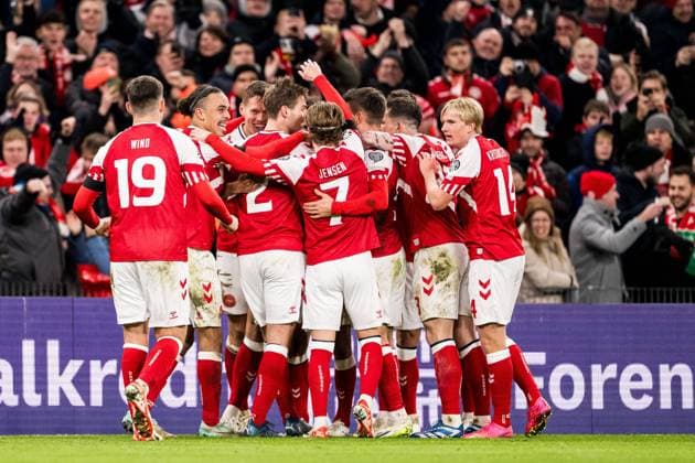 231117 Thomas Delaney of Denmark celebrates after 2 1 during the UEFA Euro Qualifier football match between Denmark and Slovenia on November 17, 2023 in Copenhagen Photo Petter Arvidson BILDBYRAN kod PA PA0689 fotboll football soccer fotball em kval uefa euro qualifier emkval em kvalifisering denmark slovenia bbeng jubel  Copyright: PETTERxARVIDSON BB231117PA070