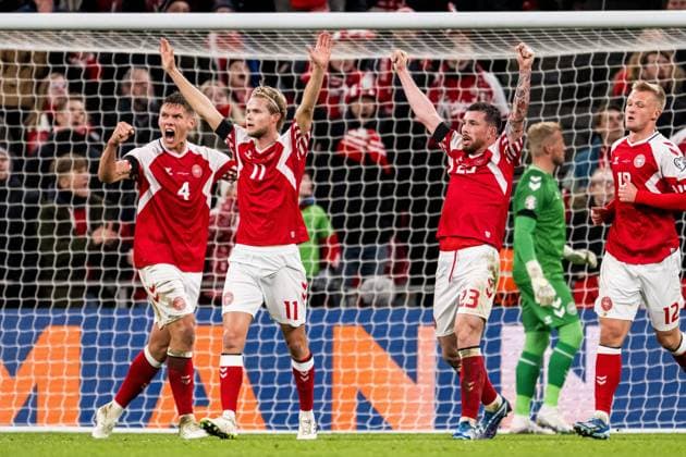 231117 Jannik Vestergaard, Morten Hjulmand and Pierre Emile Hojbjerg of Denmark celebrates after the UEFA Euro Qualifier football match between Denmark and Slovenia on November 17, 2023 in Copenhagen Photo Petter Arvidson BILDBYRAN kod PA PA0689 fotboll football soccer fotball em kval uefa euro qualifier emkval em kvalifisering denmark slovenia bbeng jubel  Copyright: PETTERxARVIDSON BB231117PA098