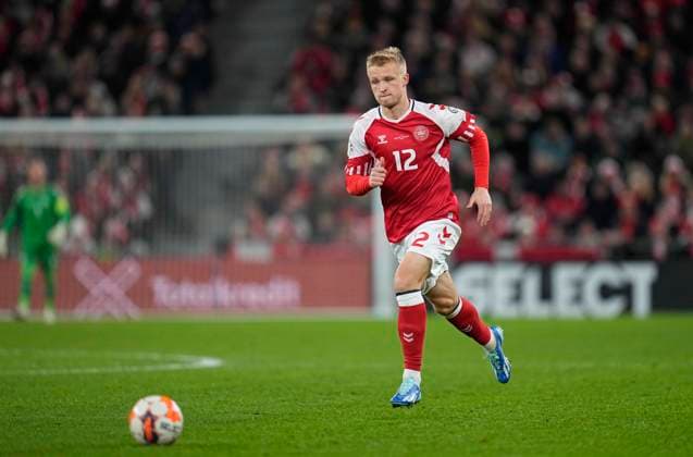 November 17 2023: Kasper Dolberg (Denmark) controls the ball during a Group H EURO 2024 Qualification game, Denmark versus Slovenia, at Parken, Copenhagen, Denmark. CSM Copenhagen Denmark - ZUMAc04_ 20231117_zma_c04_056 Copyright: xUlrikxPedersenx