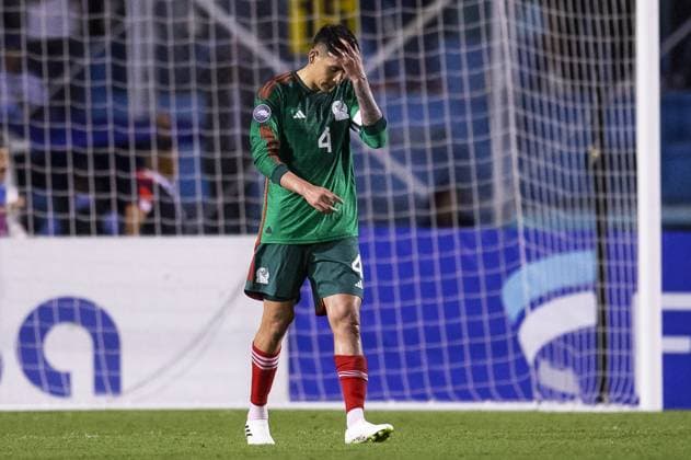 RECORD DATE NOT STATED CONCACAF NATIONS LEAGUE 2022-2023 Honduras 2-0 Mexico CFI Edson Alvarez of Mexico during the game Honduras vs Mexican national team, Nationalteam (Mexico), corresponding to the Quarterfinals First Leg of the Concacaf Nations League 2023-2024, at Jose de la Paz Herrera Ucles National Stadium in Tegucigalpa, on November 17, 2023. <br><br> Edson Alvarez de Mexico durante el partido Honduras vs Seleccion Nacional Mexicana (Mexico), correspondiente a Cuartos de Final Ida de la Liga de Naciones de Concacaf 2023-2024, en el Estadio Nacional Jose de la Paz Herrera Ucles en Tegucigalpa, el 17 de Noviembre de 2023. TEGUCIGALPA HONDURAS HONDURAS  Copyright: xJosexLuisxMelgarejox 20231117224236_CNL_CFI_HON_MEX_ALVAREZ254