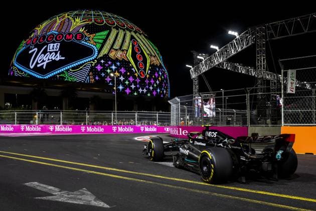LAS VEGAS - Lewis Hamilton (Mercedes) during the 3rd free practice prior to the Las Vegas Formula 1 Grand Prix at the Las Vegas Strip Circuit in Nevada. ANP SEM VAN DER WAL F1 Grand Prix of Las Vegas - Practice 2022 23 xVIxANPxSportx xxANPxIVx 484153033 originalFilename: 484153033.jpg