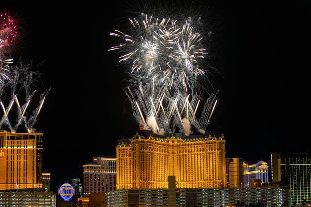 F1 Grand Prix of Las Vegas - Qualifying Firewoks show during the Formula 1 Heineken silver Las Vegas Grand Prix 2023 on November 16th, 2023 in Las Vegas USA Las Vegas Nevada United States  Copyright: xAlessioxMorgesex originalFilename:morgese-formula1231115_npYIT.jpg