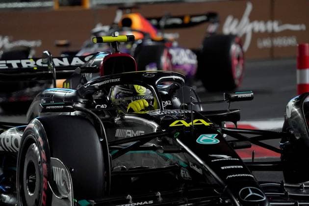 18 11 2023, Las Vegas Street Circuit, Las Vegas, FORMULA 1 HEINEKEN SILVER LAS VEGAS GRAND PRIX 2023 ,in the picture Lewis Hamilton GBR , Mercedes AMG Petronas F1 Team Las Vegas Las Vegas Street Circuit United States  eu-images-506