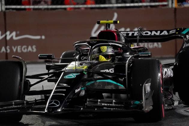 18 11 2023, Las Vegas Street Circuit, Las Vegas, FORMULA 1 HEINEKEN SILVER LAS VEGAS GRAND PRIX 2023 ,in the picture Lewis Hamilton GBR , Mercedes AMG Petronas F1 Team Las Vegas Las Vegas Street Circuit United States  eu-images-506