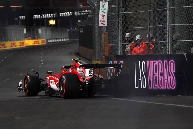 18 11 2023, Las Vegas Street Circuit, Las Vegas, FORMULA 1 HEINEKEN SILVER LAS VEGAS GRAND PRIX 2023 ,in the picture Carlos Sainz Jr ESP , Scuderia Ferrari Las Vegas Las Vegas Street Circuit United States  eu-images-506