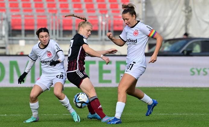 18 11 2023 Soccer Season 2023 2024 1 Women Soccer Bundesliga 08 Matchday 1 FC Nuremberg FCN Club Eintracht Frankfurt Sportfoto Zink xwoxzix Franziska Mai 18, 1 FC Nuremberg FCN vs Verena Hanshaw 18, Eintracht Frankfurt Tanja Pawollek 31, Eintracht Frankfurt