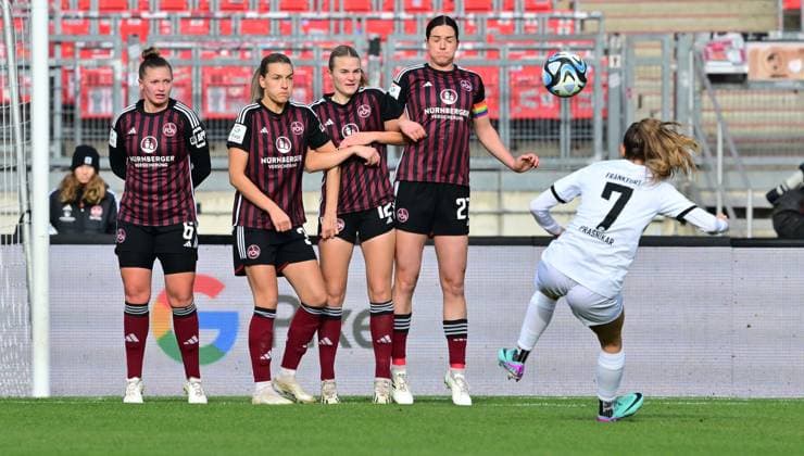 18 11 2023 Soccer Season 2023 2024 1 Women Soccer Bundesliga 08 Matchday 1 FC Nuremberg FCN Club Eintracht Frankfurt Sportfoto Zink xwoxzix Wall Nuremberg at free kick by Lara Prasnikar 7, Eintracht Frankfurt Jessica May 6, 1 FC Nuremberg FCN Medina Desic 30, 1 FC Nuremberg FCN Amelie Thöle Thoele 12, 1 FC Nuremberg FCN Lara Schmidt 27, 1 FC Nuremberg FCN