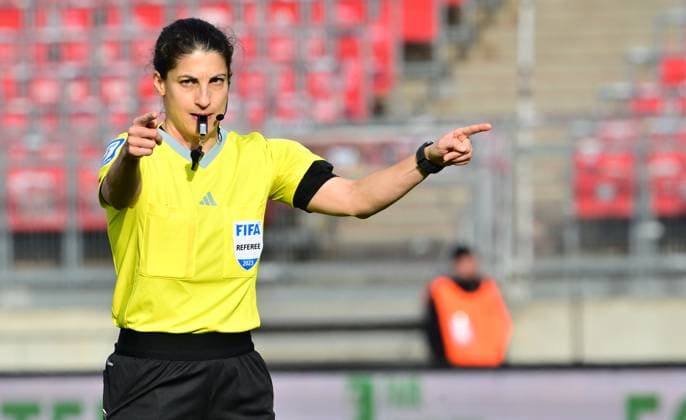 18 11 2023 Soccer Season 2023 2024 1 Women Soccer Bundesliga 08 Matchday 1 FC Nürnberg FCN Club Eintracht Frankfurt Sportfoto Zink xwoxzix Riem Heussein Referee