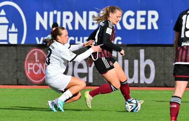 18 11 2023 Soccer Season 2023 2024 1 Women Soccer Bundesliga 08 Matchday 1 FC Nuremberg FCN Club Eintracht Frankfurt Sportfoto Zink xwoxzix Lisanne Gräwe 8, Eintracht Frankfurt Luisa Guttenberger 4, 1 FC Nuremberg FCN , right