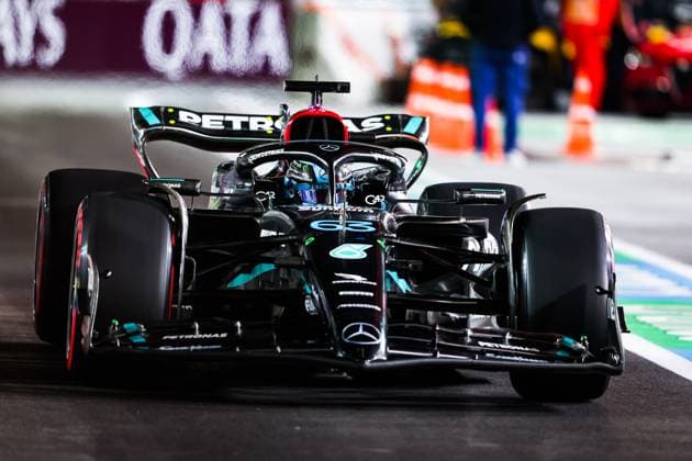 63 RUSSELL George (gbr), Mercedes AMG F1 Team W14, action during the 2023 Formula 1 Heineken Silver Las Vegas Grand Prix, 21th round of the 2023 Formula One World Championship, WM, Weltmeisterschaft from November 17 to 19, 2023 on the Las Vegas Strip Circuit, in Las Vegas, USA - F1 - LAS VEGAS GRAND PRIX 2023 DPPI Panoramic  00123046_AV3_7035