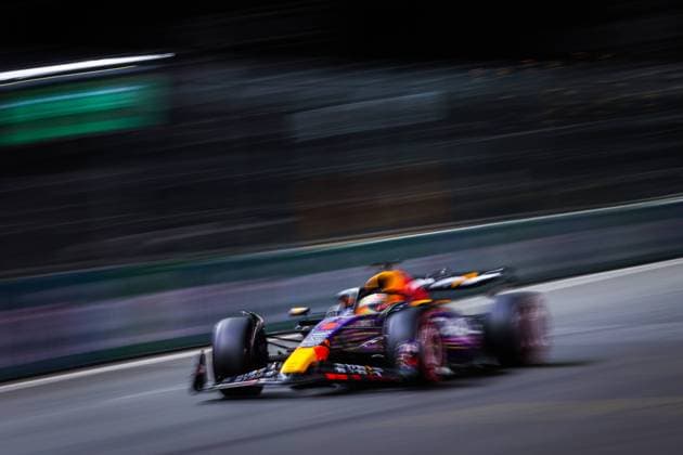 01 VERSTAPPEN Max (nld), Red Bull Racing RB19, action during the 2023 Formula 1 Heineken Silver Las Vegas Grand Prix, 21th round of the 2023 Formula One World Championship, WM, Weltmeisterschaft from November 17 to 19, 2023 on the Las Vegas Strip Circuit, in Las Vegas, USA - F1 - LAS VEGAS GRAND PRIX 2023 DPPI Panoramic  00123046_AV6_6832