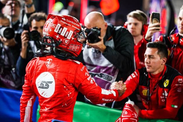 SAINZ Carlos (spa), Scuderia Ferrari SF-23, portrait during the 2023 Formula 1 Heineken Silver Las Vegas Grand Prix, 21th round of the 2023 Formula One World Championship, WM, Weltmeisterschaft from November 17 to 19, 2023 on the Las Vegas Strip Circuit, in Las Vegas, USA - F1 - LAS VEGAS GRAND PRIX 2023 DPPI Panoramic  00123046_AV6_6982