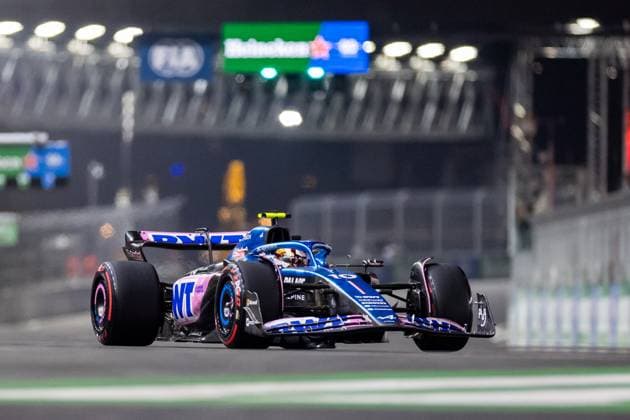 LAS VEGAS, NV - NOVEMBER 17: Alpine driver Pierre Gasly (10) of France drives during qualifying at the F1 Las Vegas Grand Prix on Thursday, November 17, 2023 on the Las Vegas Street Circuit in Las Vegas, NV. (Photo by Bob Kupbens Icon Sportswire) AUTO: NOV 17 F1 Las Vegas Grand Prix EDITORIAL USE ONLY Icon231118129