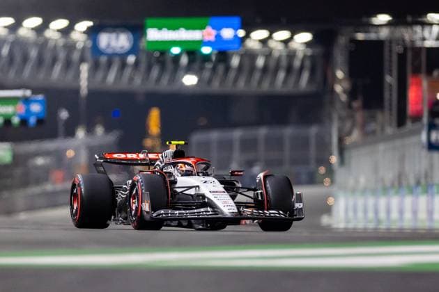 LAS VEGAS, NV - NOVEMBER 17: AlphaTauri driver Yuki Tsunoda (22) of Japan drives during qualifying at the F1 Las Vegas Grand Prix on Thursday, November 17, 2023 on the Las Vegas Street Circuit in Las Vegas, NV. (Photo by Bob Kupbens Icon Sportswire) AUTO: NOV 17 F1 Las Vegas Grand Prix EDITORIAL USE ONLY Icon231118130