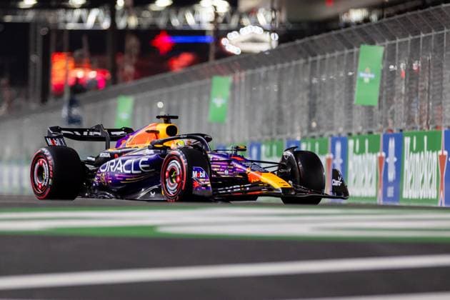 LAS VEGAS, NV - NOVEMBER 17: Red Bull Racing driver Max Verstappen (1) of the Netherlands drives during qualifying at the F1 Las Vegas Grand Prix on Thursday, November 17, 2023 on the Las Vegas Street Circuit in Las Vegas, NV. (Photo by Bob Kupbens Icon Sportswire) AUTO: NOV 17 F1 Las Vegas Grand Prix EDITORIAL USE ONLY Icon231118141