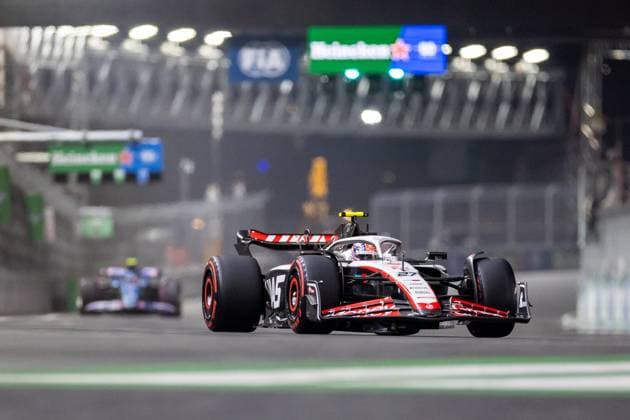 LAS VEGAS, NV - NOVEMBER 17: Haas F1 Team driver Nico Hulkenberg (27) of Germany drives during qualifying at the F1 Las Vegas Grand Prix on Thursday, November 17, 2023 on the Las Vegas Street Circuit in Las Vegas, NV. (Photo by Bob Kupbens Icon Sportswire) AUTO: NOV 17 F1 Las Vegas Grand Prix EDITORIAL USE ONLY Icon231118143