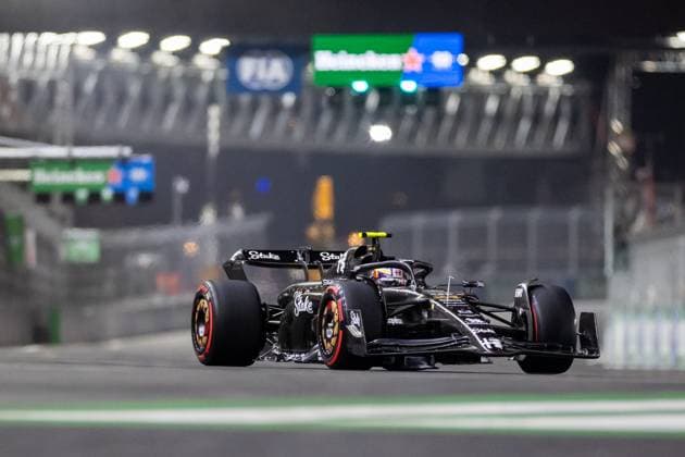 LAS VEGAS, NV - NOVEMBER 17: Alfa Romeo driver Zhou Guanyu (24) of China drives during qualifying at the F1 Las Vegas Grand Prix on Thursday, November 17, 2023 on the Las Vegas Street Circuit in Las Vegas, NV. (Photo by Bob Kupbens Icon Sportswire) AUTO: NOV 17 F1 Las Vegas Grand Prix EDITORIAL USE ONLY Icon231118145